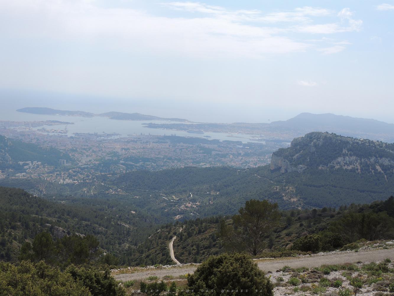 CAUME-5 Le Port de Toulon dans La Brume..JPG -           